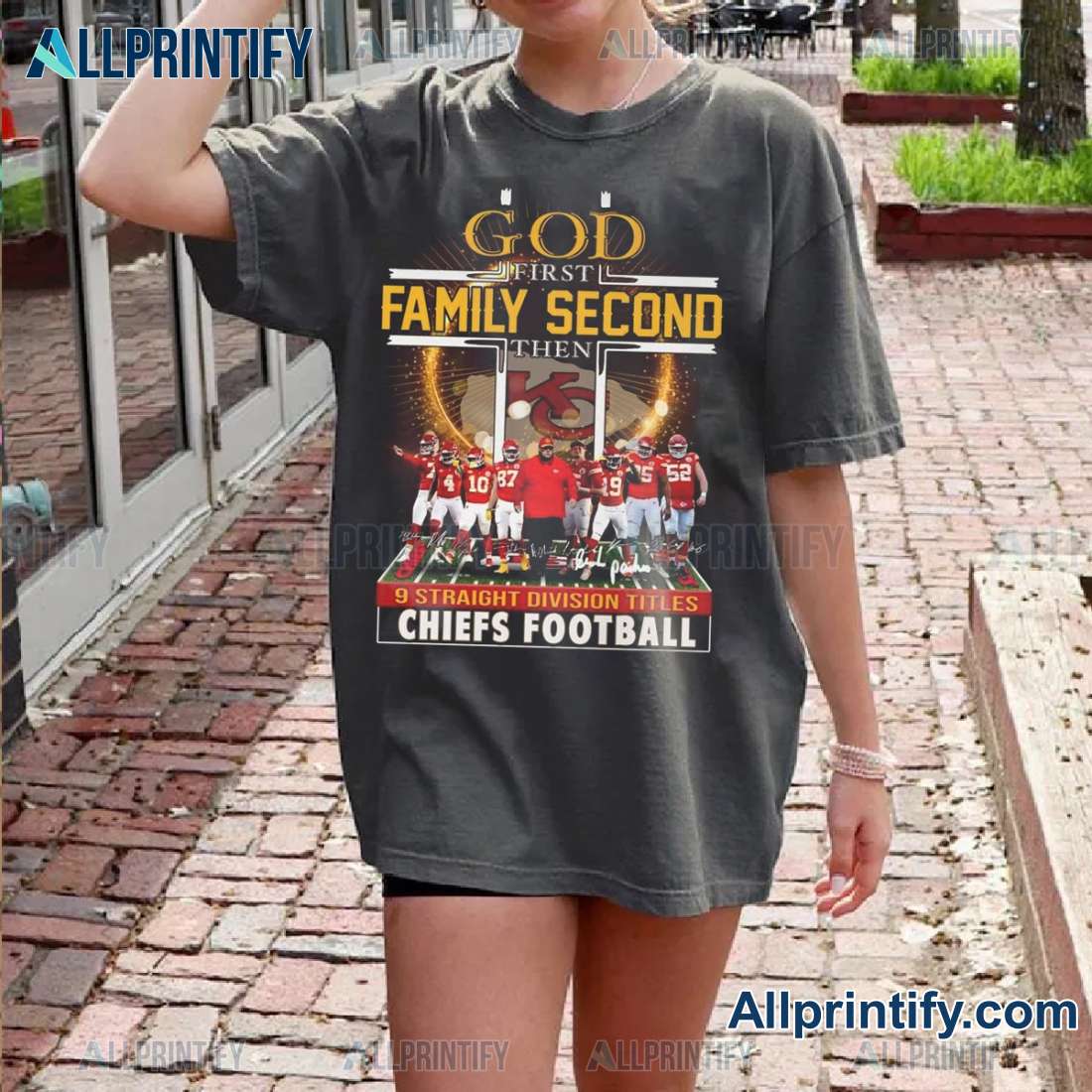 Kansas City Chiefs God First Family Second Then 9 Straight Division Titles Unisex T-shirt-a 1lsTm0U