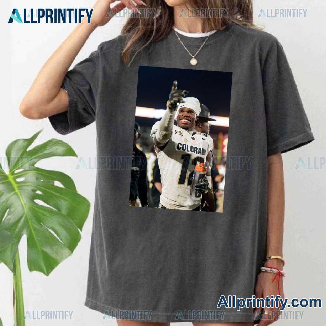 Travis Hunter Colorado Buffaloes First Player To Win Bednarik And Biletnikoff Awards Unisex T-shirt ag0XiDx