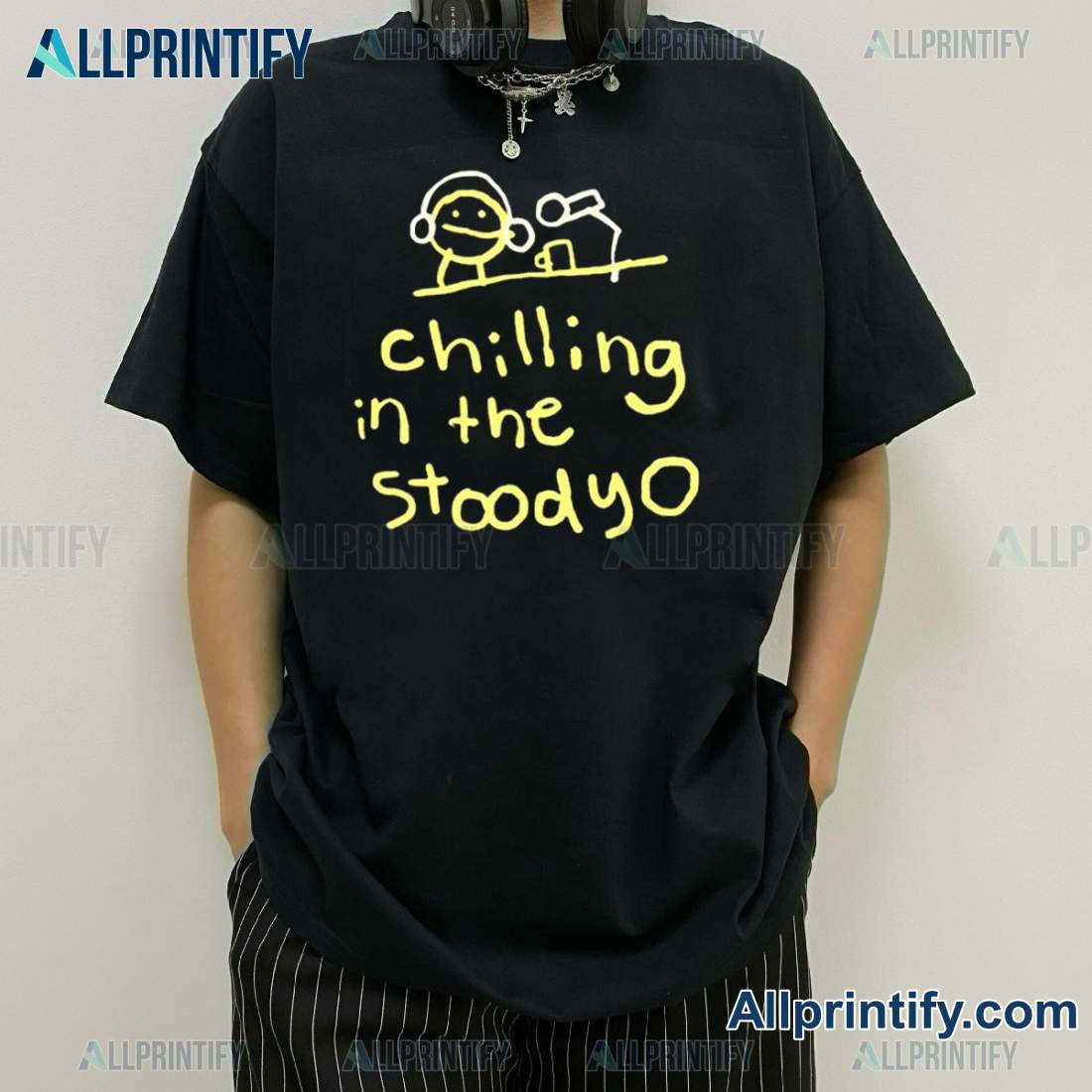 Chilling In The Stoodyo Unisex T-shirt 9BdTHgi